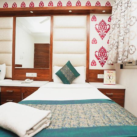 Hotel Kabir Palace Karol Bagh Нью-Дели Экстерьер фото