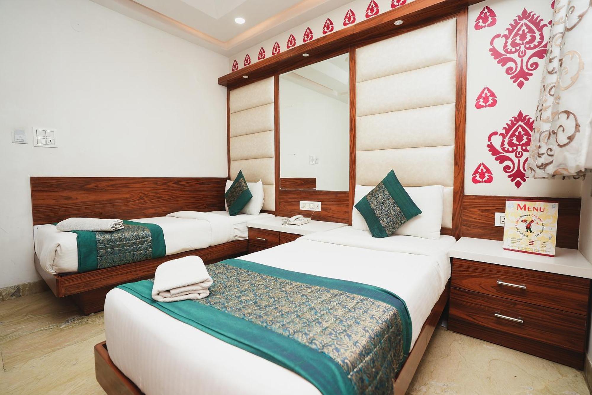 Hotel Kabir Palace Karol Bagh Нью-Дели Экстерьер фото