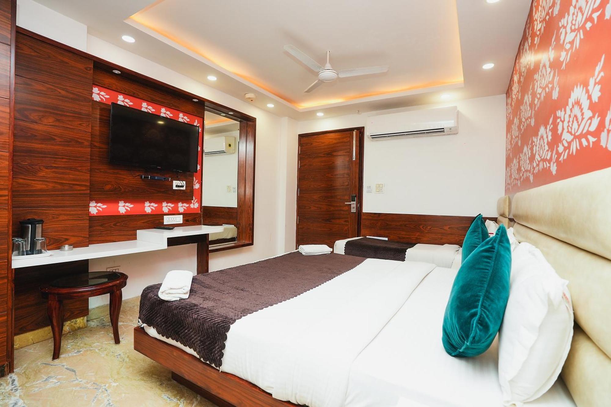 Hotel Kabir Palace Karol Bagh Нью-Дели Экстерьер фото