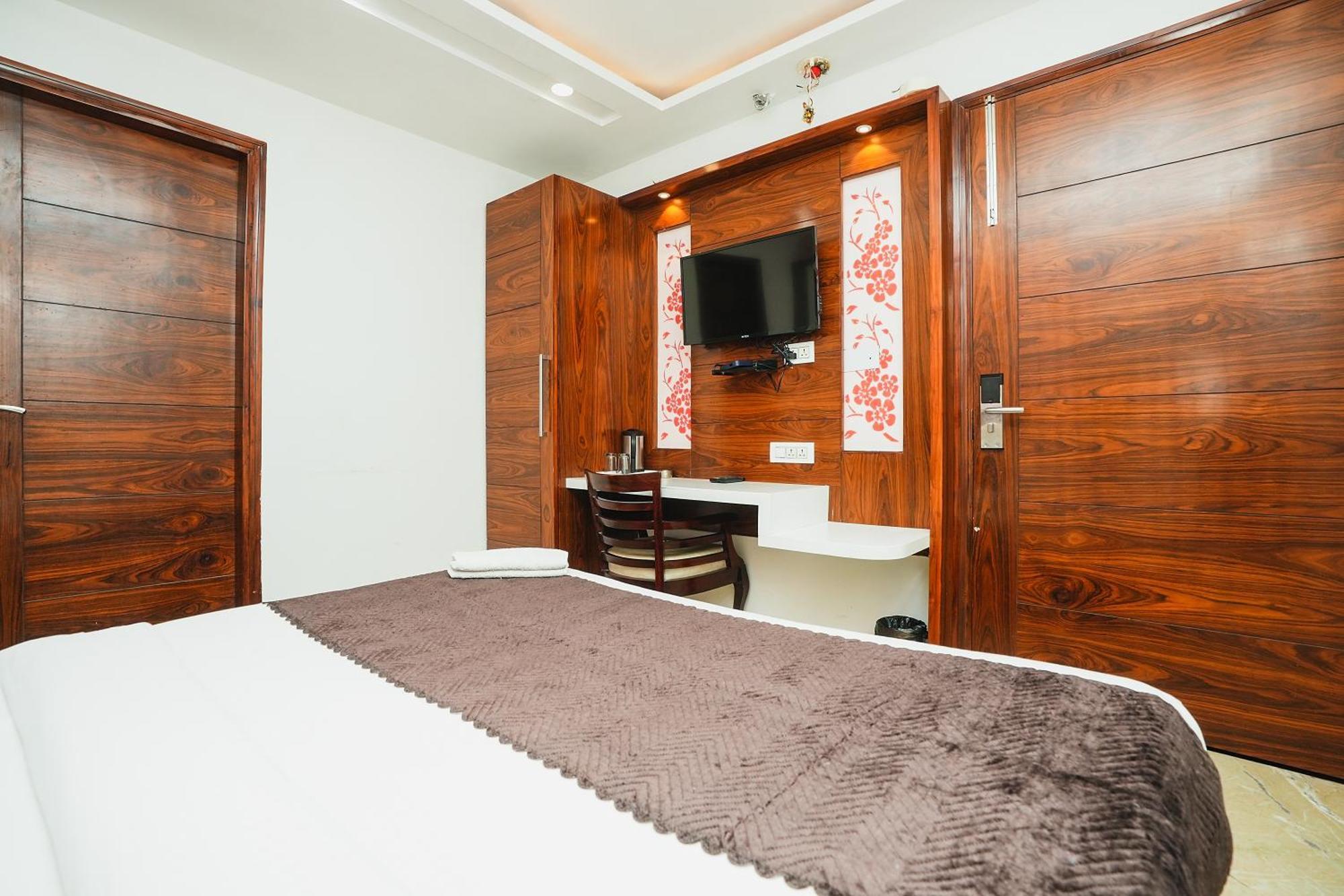 Hotel Kabir Palace Karol Bagh Нью-Дели Экстерьер фото