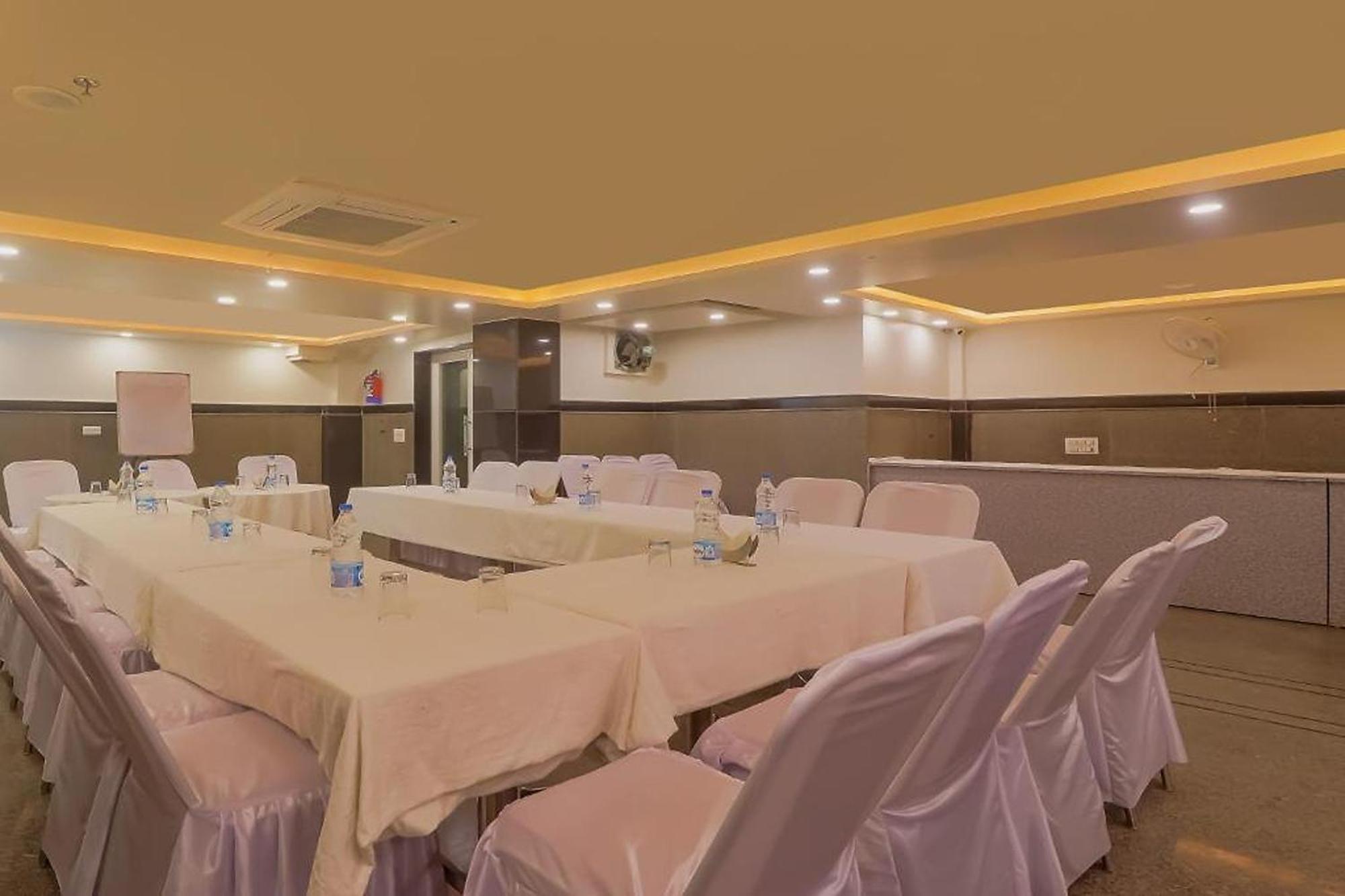 Hotel Kabir Palace Karol Bagh Нью-Дели Экстерьер фото